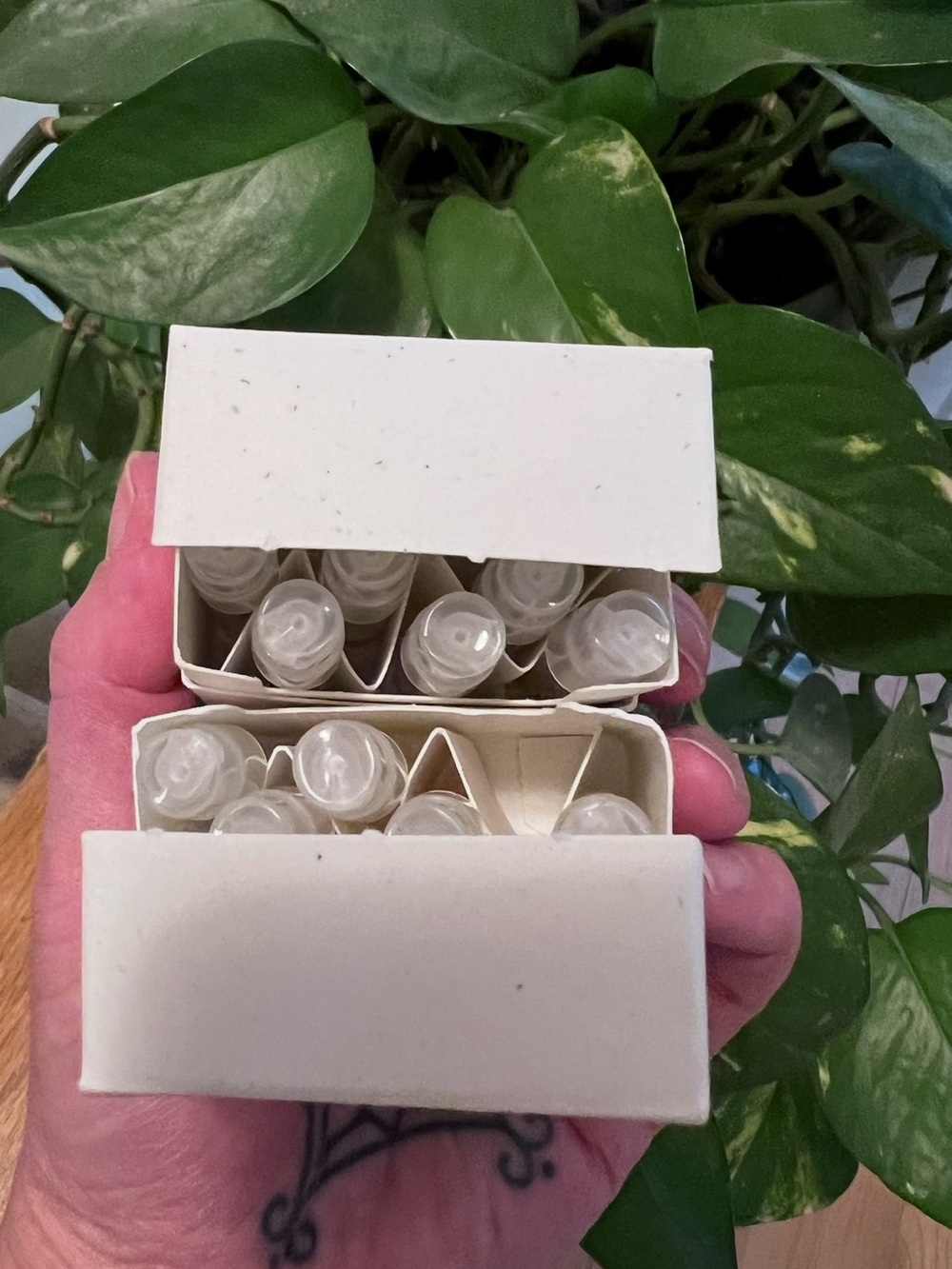 HENRY ROSE Fragrance Sample Set - Picture 4 of 4